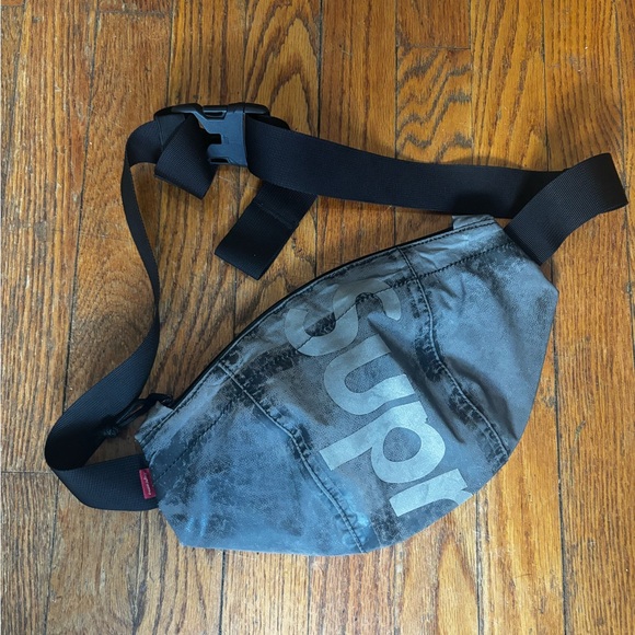 Supreme 3M Charcoal Belt Bag